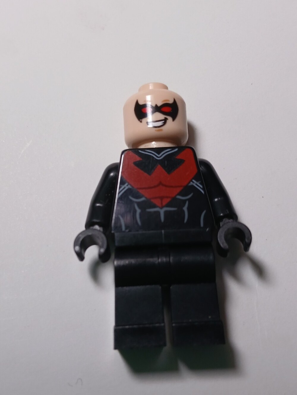LEGO Nightwing Minifigure Red Eye Holes DC Super Heroes Batman 76011 No Hair